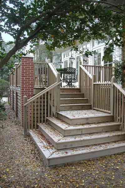 North-Hill:-116-DeSoto-St_04.jpg:  steps, balcony, deck, table 