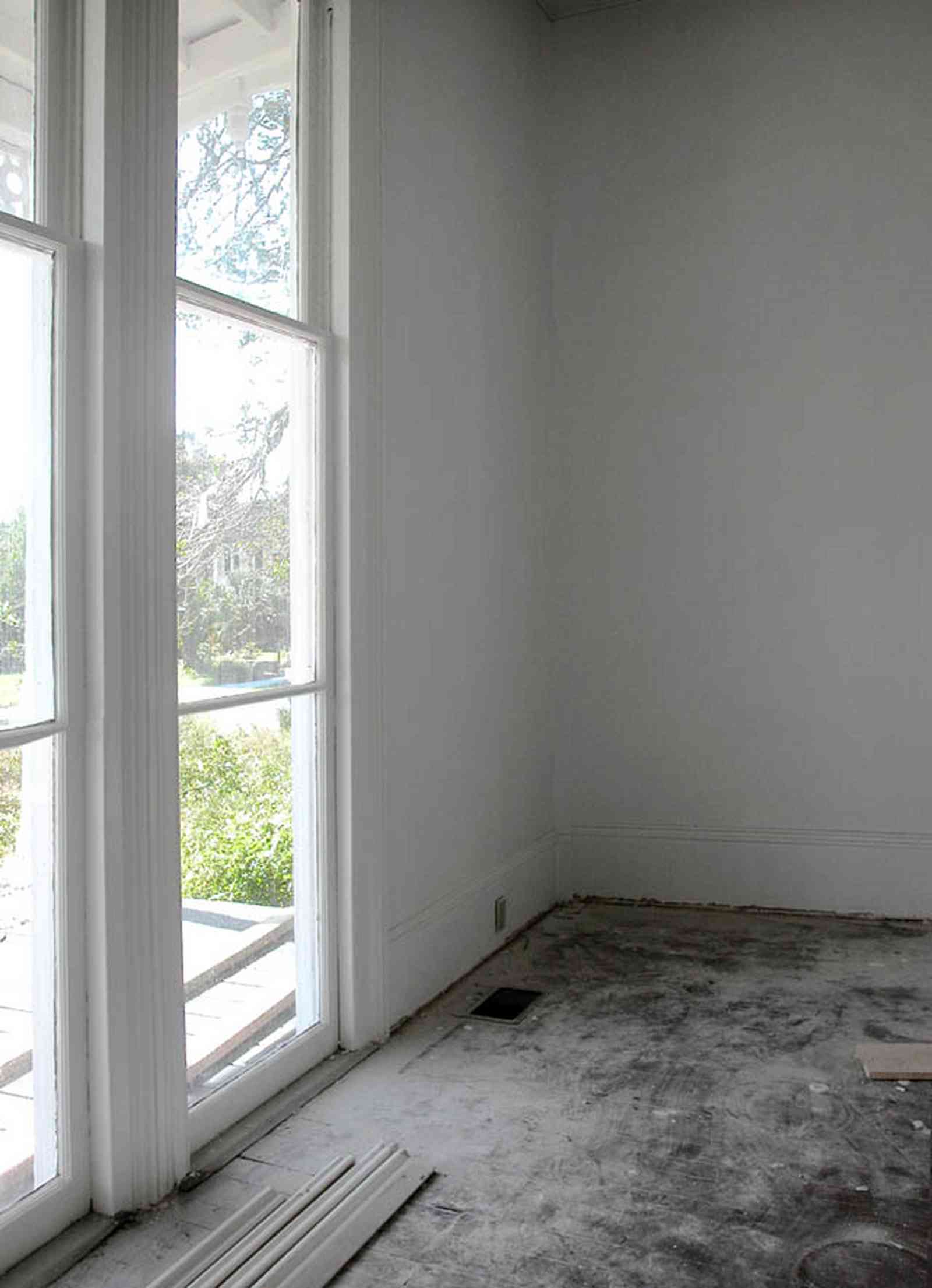 North-Hill:-200-West-Jackson-Street_10.jpg:  floor length windows, heart pine floor, victorian house, front porch