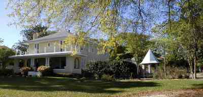 North-Hill:-206-West-Lloyd-Street_01.jpg North-Hill:-206-West-Lloyd-Street_01.jpg: prairie style architecture, gazebo, rose garden, oak tree, azalea bush, neighborhood, front porch, fireplace