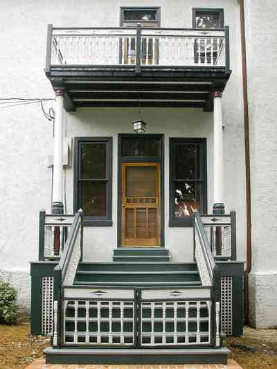 North-Hill:-304-West-Gadsden-Street_11.jpg:  stucco, back steps, screen door, balcony, transom, 