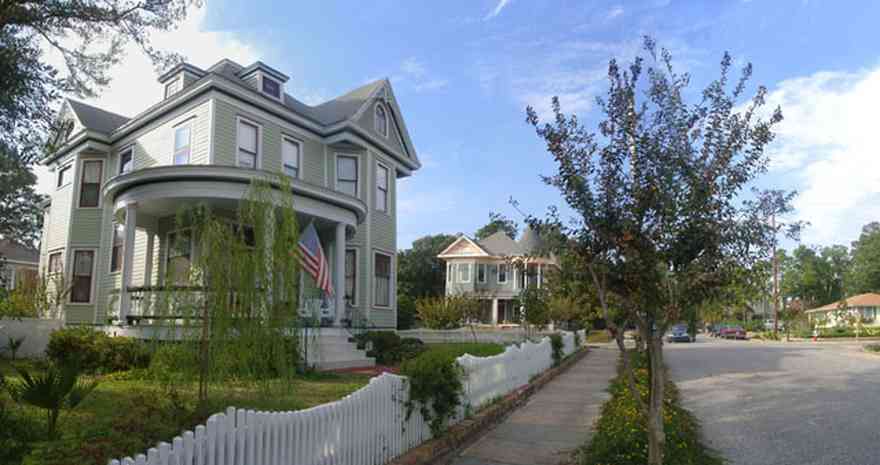 North-Hill:-915-North-Spring-Street_01.jpg:  queen anne architectural style, picket fence, north hill preservation district