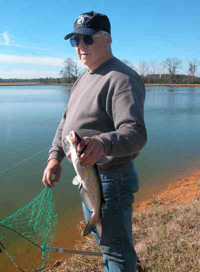 Oak-Grove:-Carpenters-Catfish-Farm_01.jpg:  catfish, net, pond, lake, farm, fish farm, , 