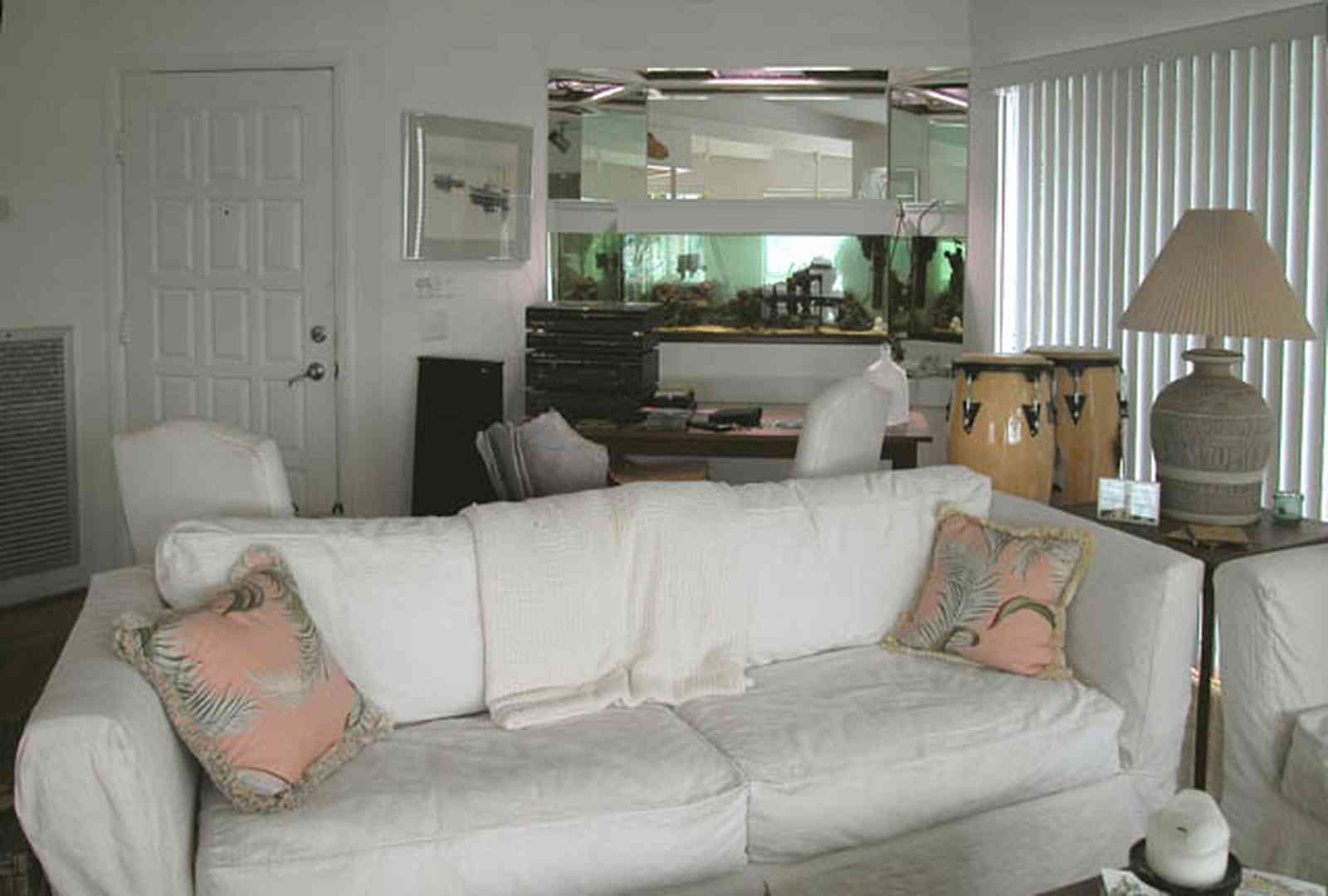 Pensacola-Beach:-225-Sabine-Drive_06.jpg:  palm trees, sea oats, driveway, beach house, escambia county, sabine bay