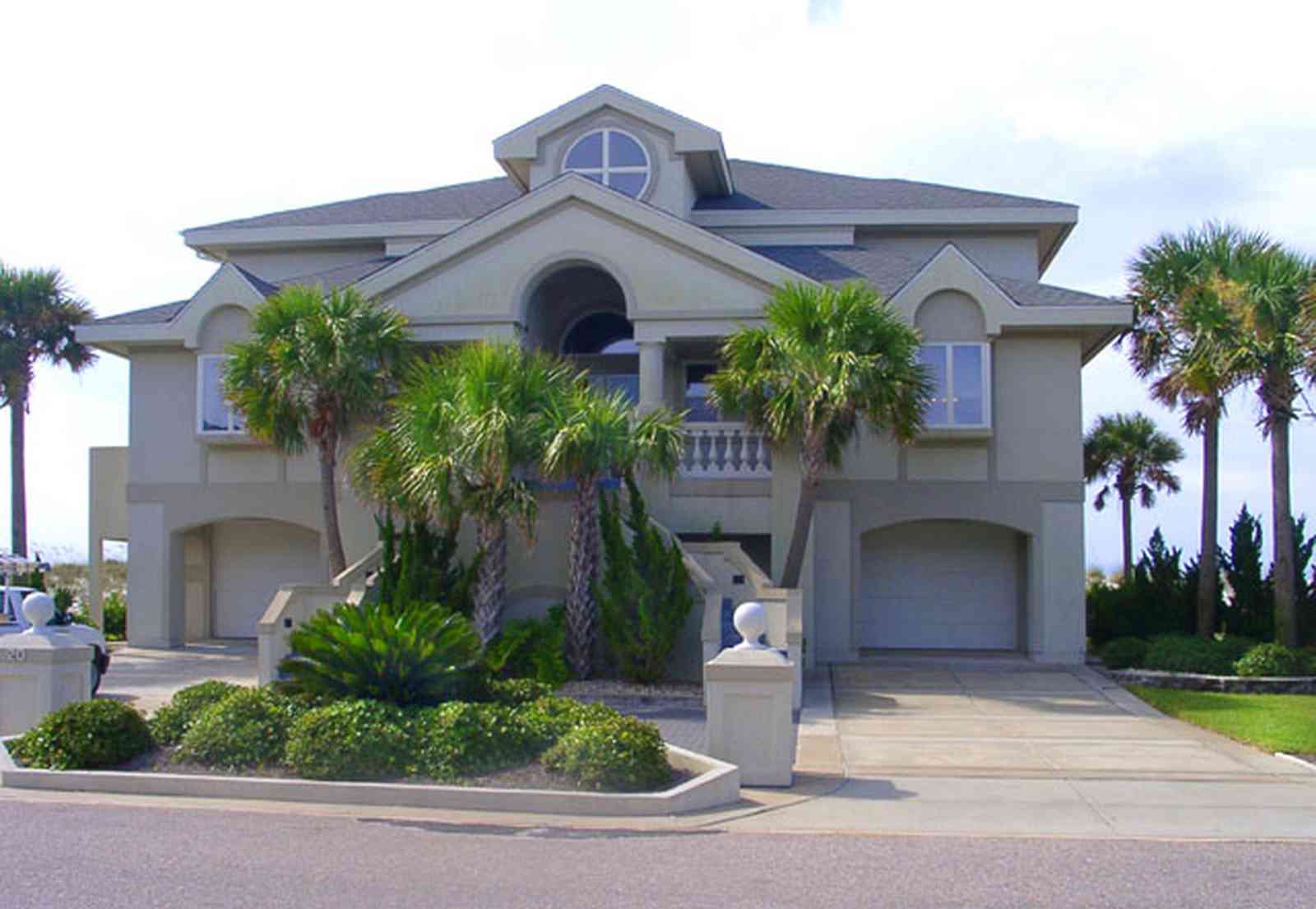 Pensacola-Beach:-Hermosa-St-Homes_10.jpg:  mediterrean villa, palm tree, gulf of mexcio