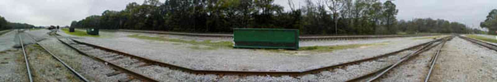 Pensacola:-CSX-Railyard_05a.jpg:  train tracks, railyard, locomotive, csx