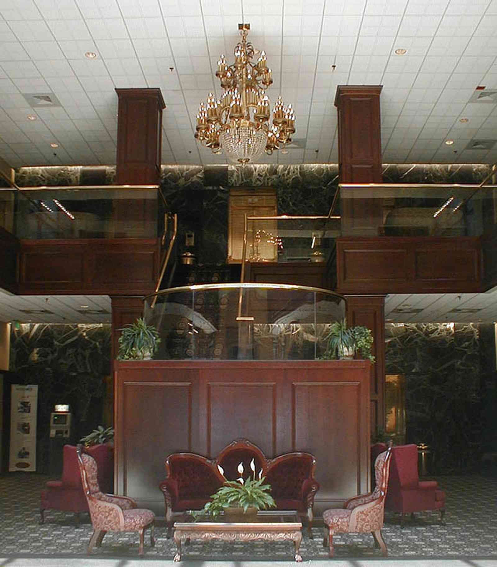 Pensacola:-Crowne-Plaza-Pensacola-Grand-Hotel_05.jpg:  hotel, railroad station, downtown, stained glass, tiffany lamp