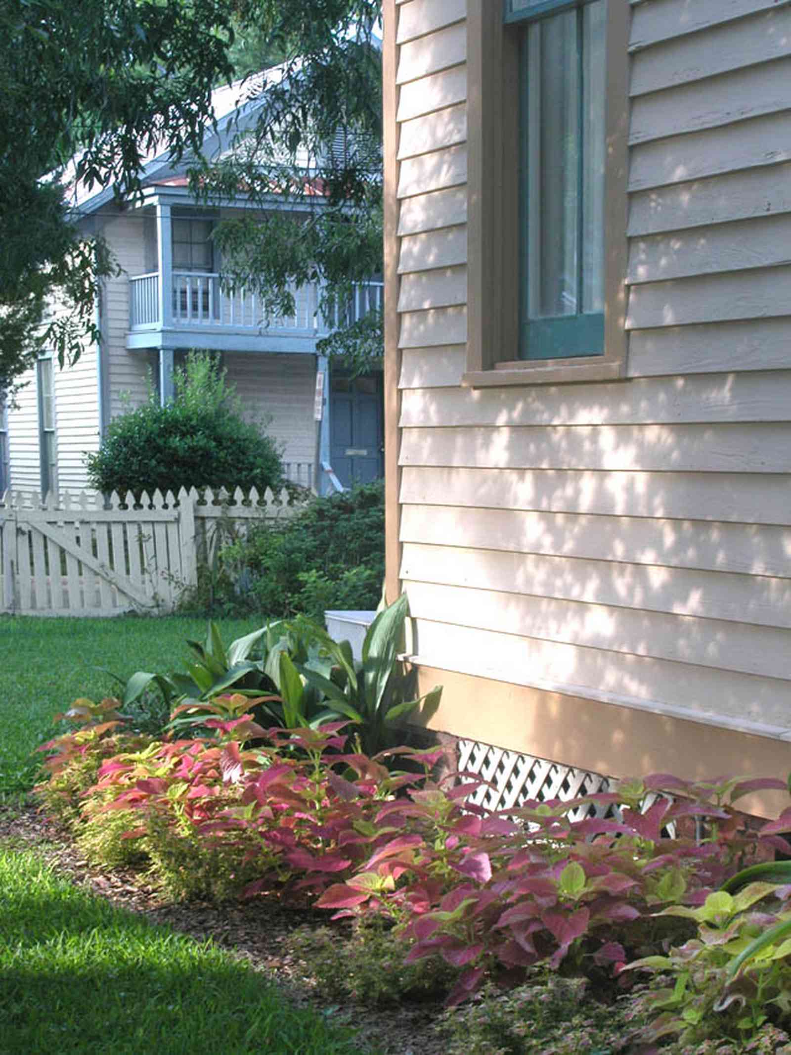Pensacola:-Historic-Pensacola-Village:-Lear-Rocheblave-House_07b.jpg:  brick sidewalk, schoolhouse, front porch, lavalle house, museum complex, cottage, victorian house