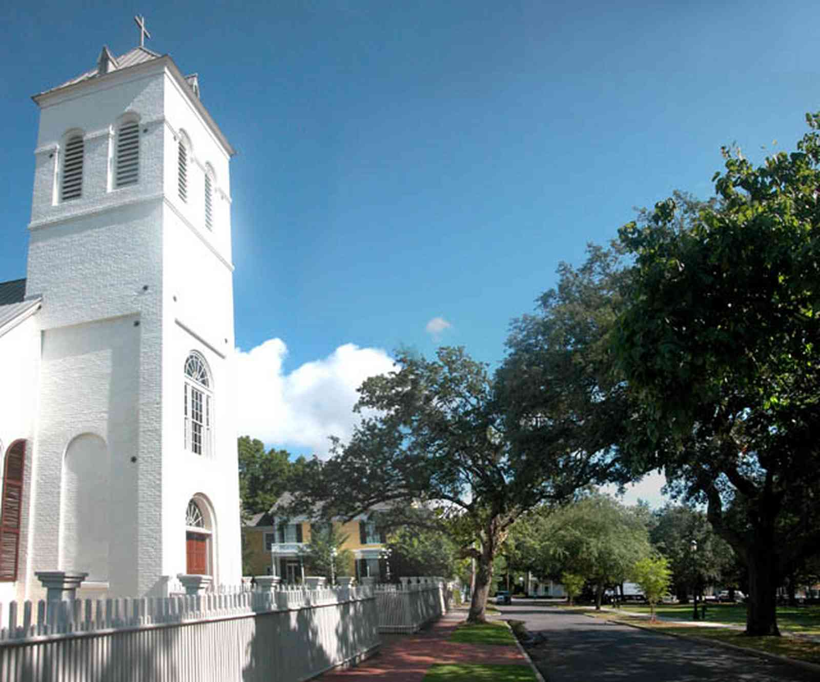 Pensacola:-Historic-Pensacola-Village:-Old-Christ-Church_01b.jpg:  plaque, historic marker, brick structure, religious service, church house, victorian village