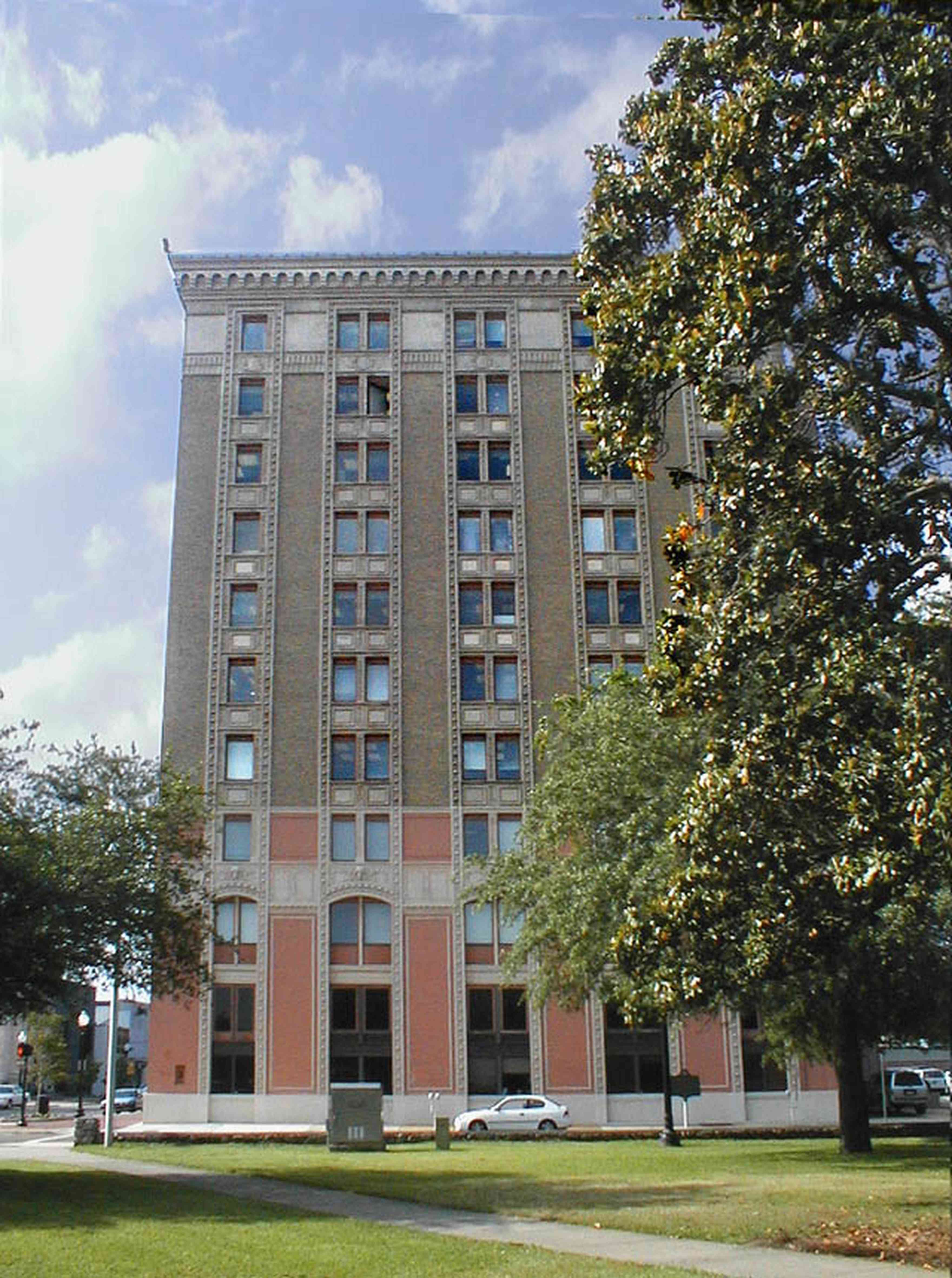 Pensacola:-Palafox-Historic-District:-Empire-Building_02.jpg:  seville tower, empire building, palafox place, historic district, chicago school of architecture, low-relief ornament, cornice
