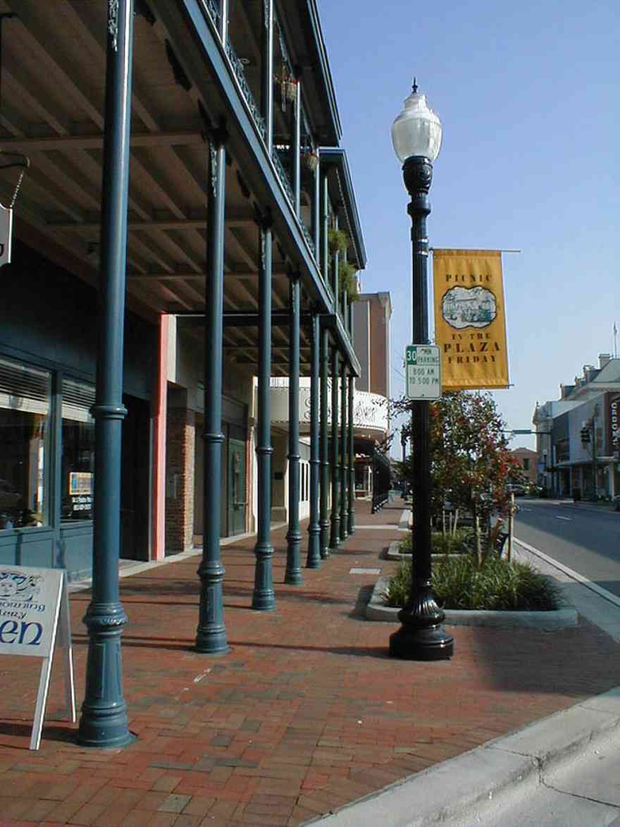 Pensacola:-Palafox-Historic-District:-Morningside-Gallery_10.jpg:  wrought-iron balcony, brick sidewalks, balcony, streetscape, downtown, brick sidewalks