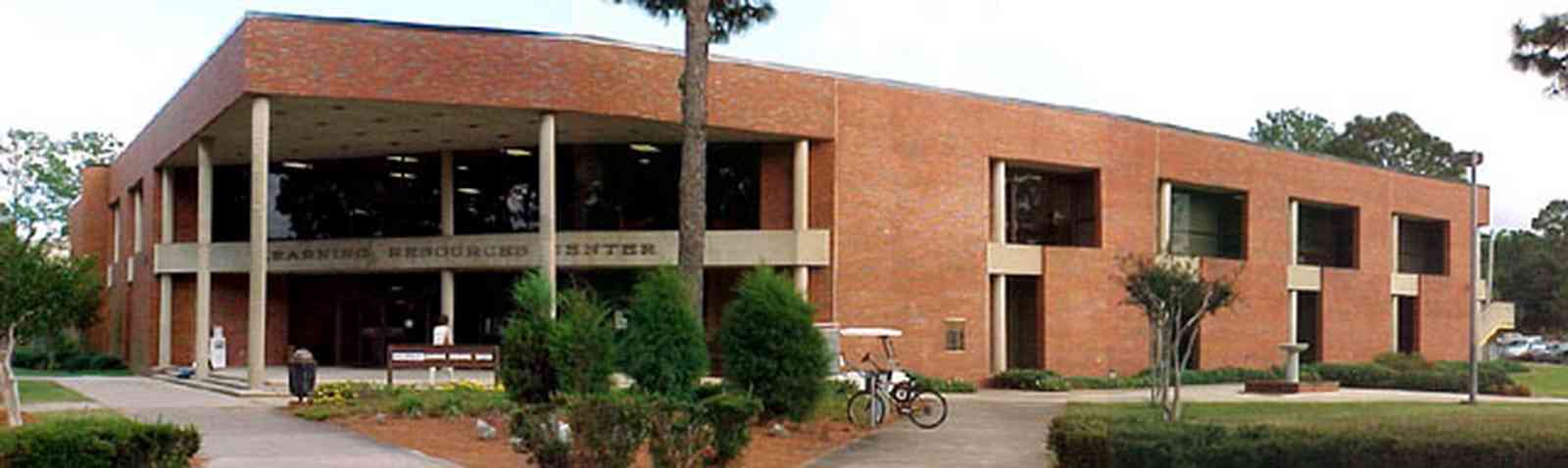 Pensacola:-Pensacola-Junior-College_02.jpg:  college, pjc, brick, modern, university, atrium