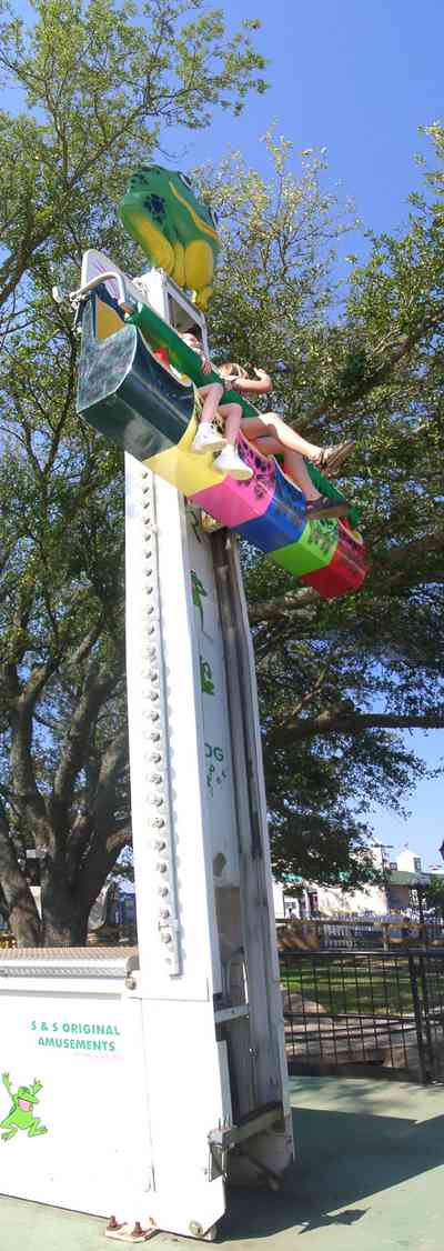 Pensacola:-Sams-Fun-City_09.jpg:  amusement park, frog hopper