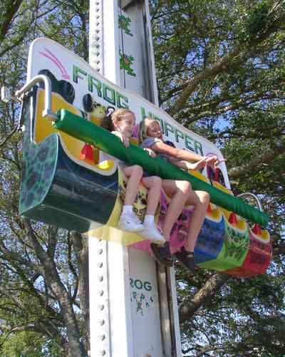 Pensacola:-Sams-Fun-City_10a.jpg:  amusement park, frog hopper