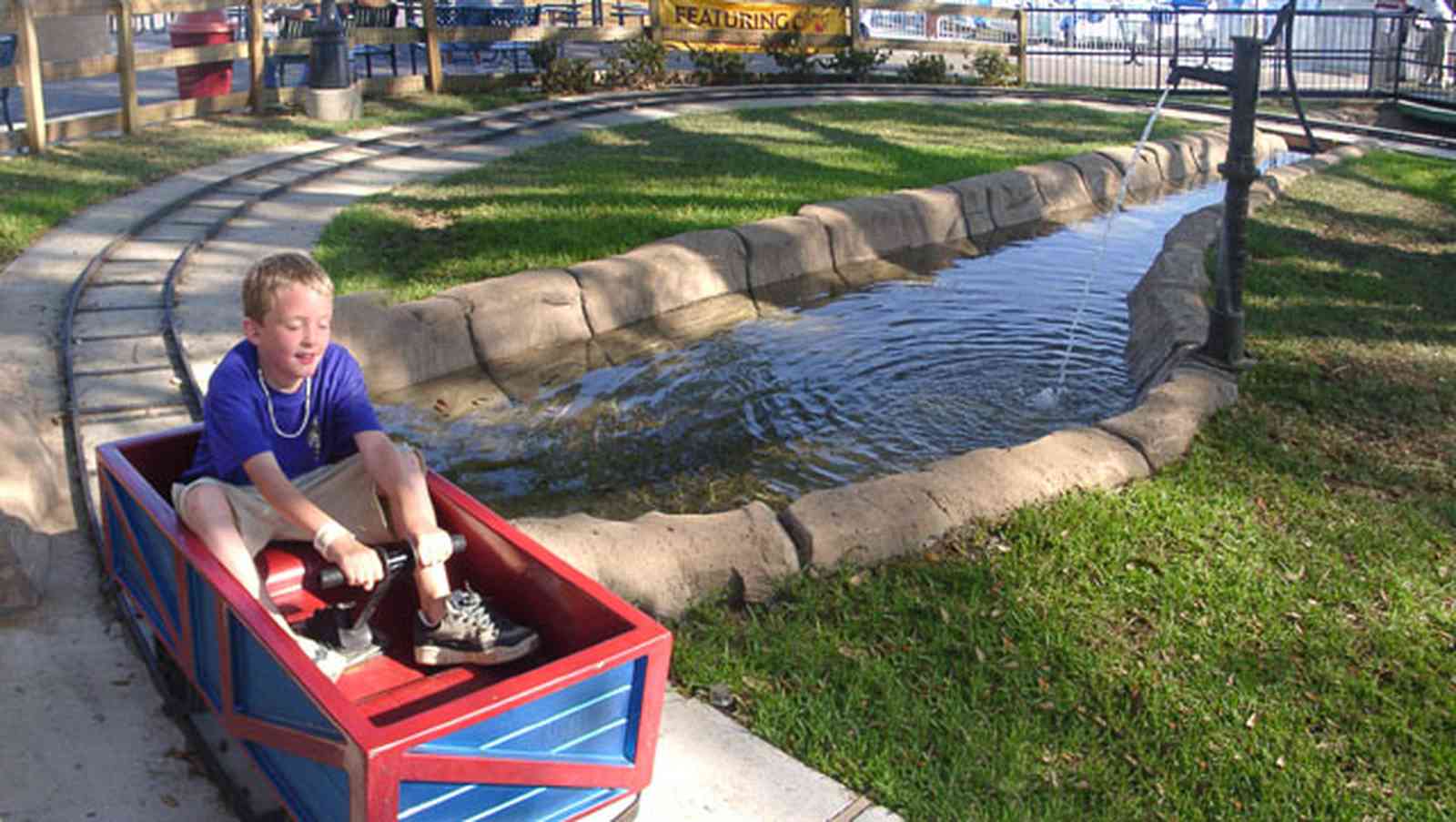 Pensacola:-Sams-Fun-City_11.jpg:  minature train, amusement park