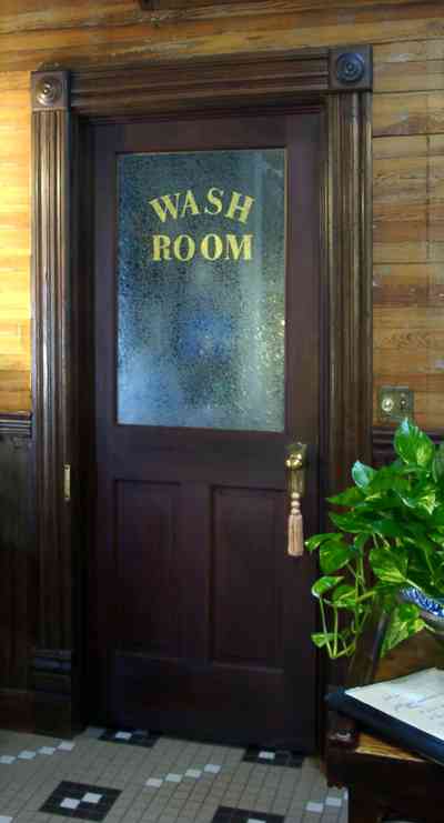 Pensacola:-Seville-Historic-District:-433-East-Zaragoza-Street_37.jpg:  utility room, victorian house