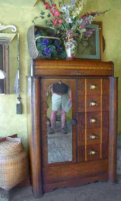 Pensacola:-Seville-Historic-District:-433-East-Zaragoza-Street_50.jpg:  victorian house, armoire, vase, 