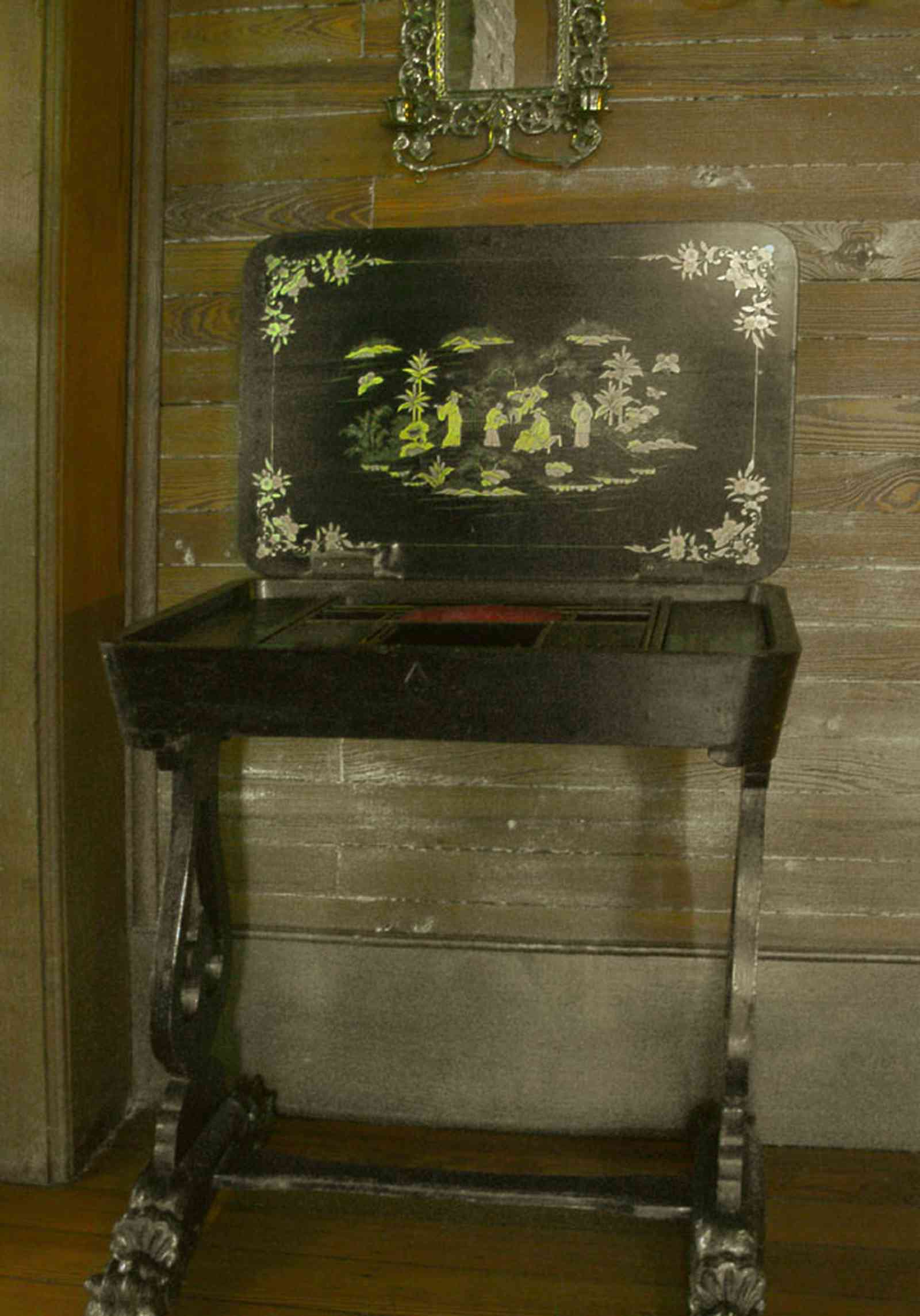 Pensacola:-Seville-Historic-District:-433-East-Zaragoza-Street_54.jpg:  desk, game table, chess set, antique table, victorian house, four-square georgian home