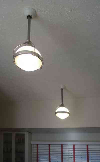 Pensacola:-Seville-Historic-District:-529-East-Government-Street_20a.jpg:  kitchen, ventian blinds, warehouse lights, kitchen