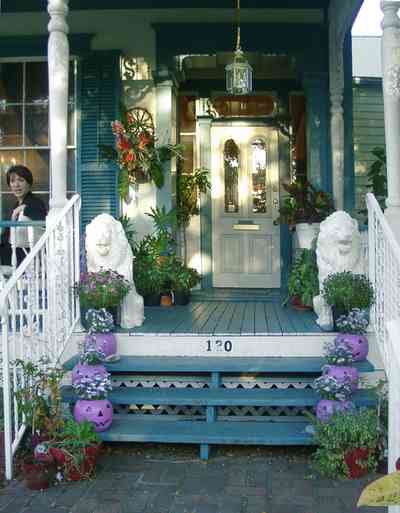 Pensacola:-Seville-Historic-District:-AuBre-International-Day-Spa_10.jpg:  spa, beauty salon, hair dresser, victorian cottage, shotgun house