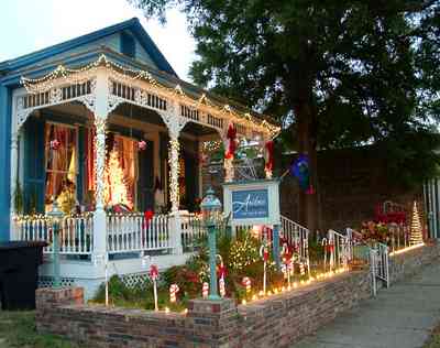 Pensacola:-Seville-Historic-District:-AuBre-International-Day-Spa_Aubrey_01.jpg:  christmas decorations, victorian cottage, shotgun cottage