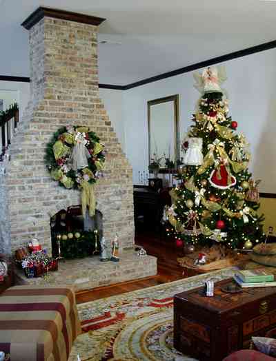 Pensacola:-Seville-Historic-District:-BW-Properties_12.jpg:  double-flue fireplace, folk victorian home, oriental silk rug