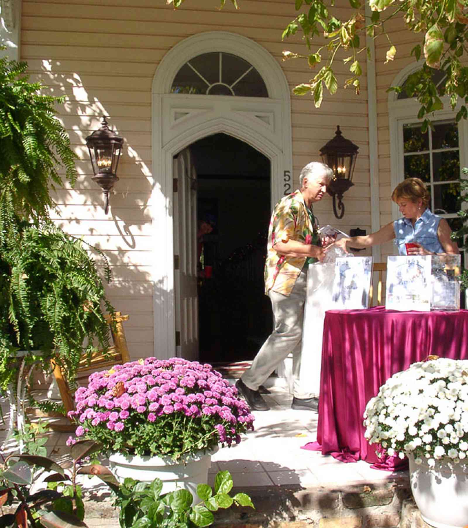 Pensacola:-Seville-Historic-District:-BW-Properties_31.jpg:  victorian home, folk victorian house, chrysanthamums, tickets, historic district, tour of homes
