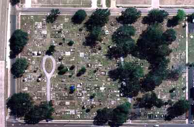 Pensacola:-Seville-Historic-District:-St-Michael-Cemetery_16.jpg:  cemetery, tomb, crypt, coffin