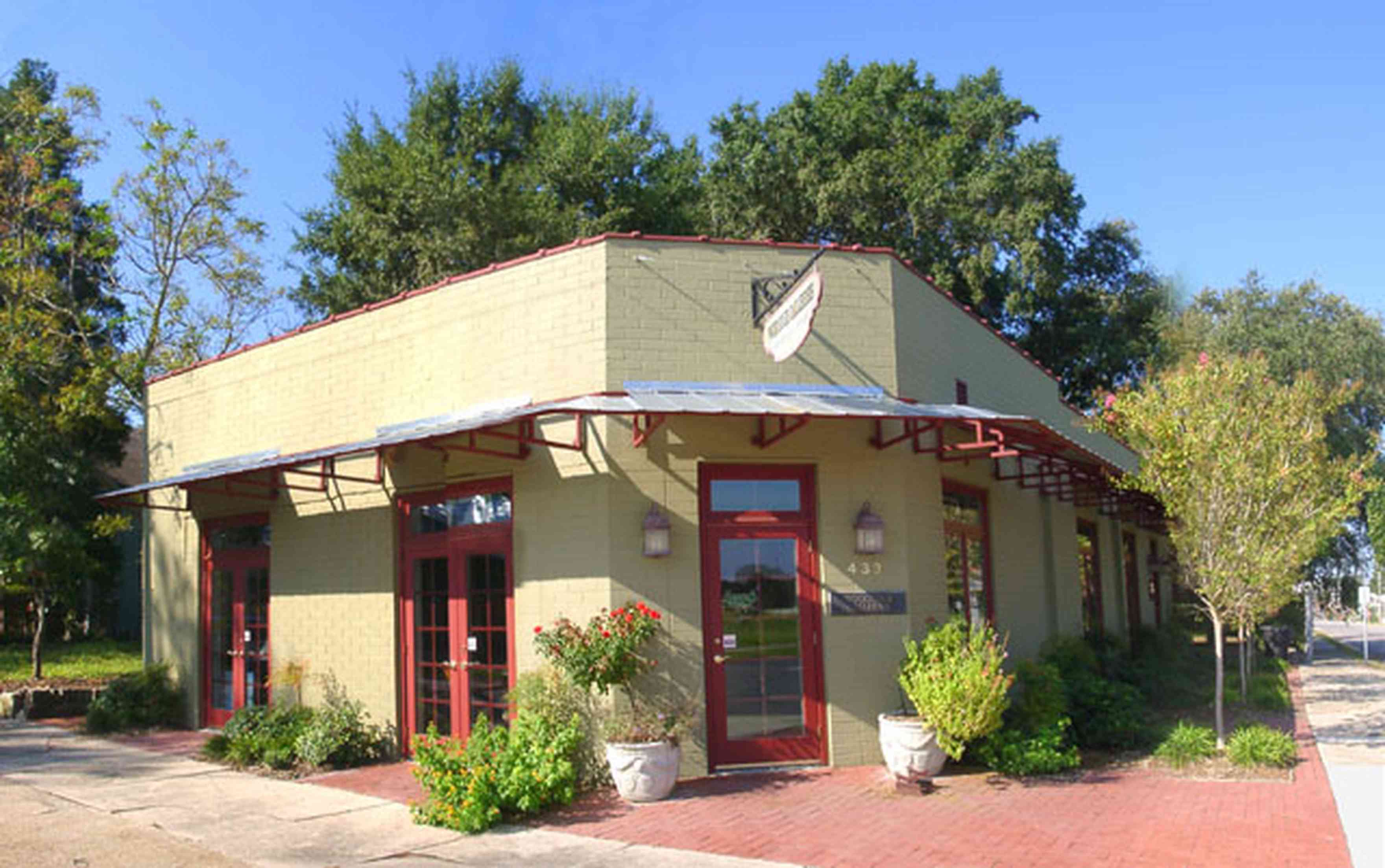 Pensacola:-Seville-Historic-District:-Woodcock-Galleries_01.jpg:  gallery, decorator, historic district