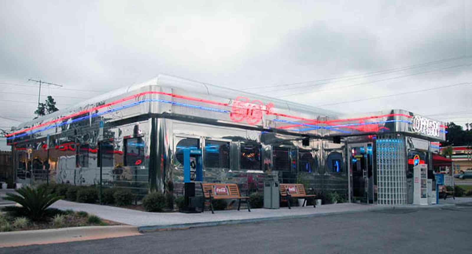 Pine-Forest:-50s-Diner_01a.jpg:  neon, stainless steel, glass bricks, art deco, roadside diner