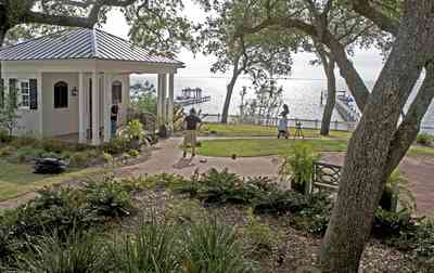 Crew-Givan_07_726756869.jpg:  