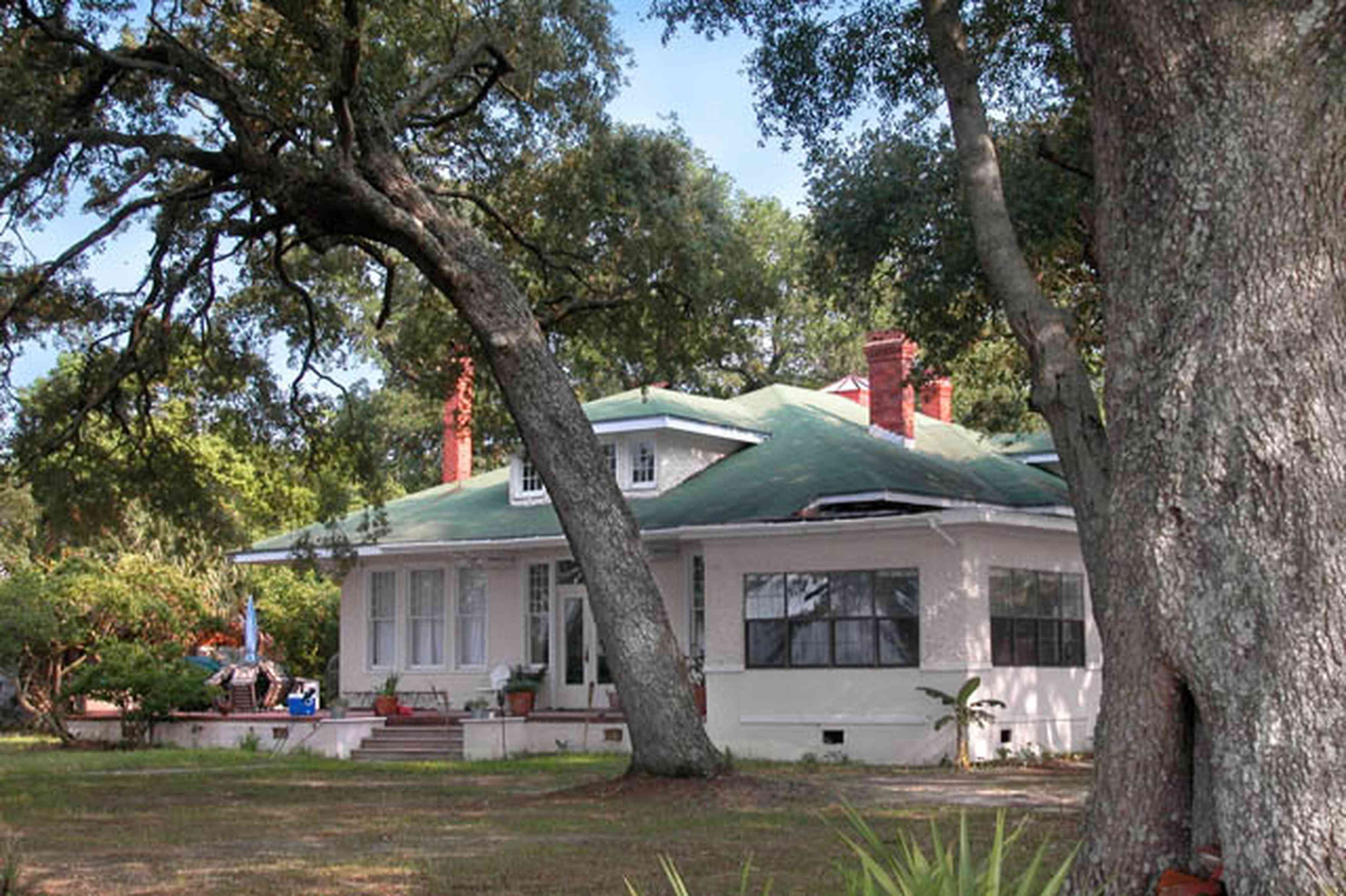 Sanders-Beach:-Cypress-Street-House_02.jpg:  oak trees, waterfront home, bay view, bay front, water view, stucco home