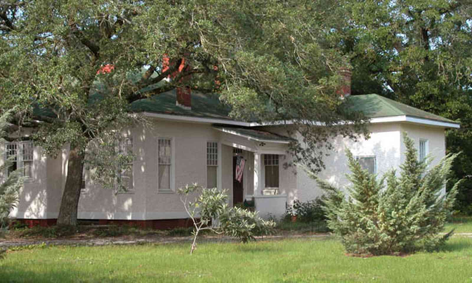 Sanders-Beach:-Cypress-Street-House_04.jpg:  oak trees, waterfront home, bay view, bay front, water view, stucco home