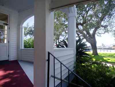 Sanders-Beach:-Pensacola-Yacht-Club_01b.jpg:  porch, entrance, oak tree