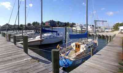 Sanders-Beach:-Pensacola-Yacht-Club_07e.jpg:  sailing boat, yacht, dock, pier, deck, 