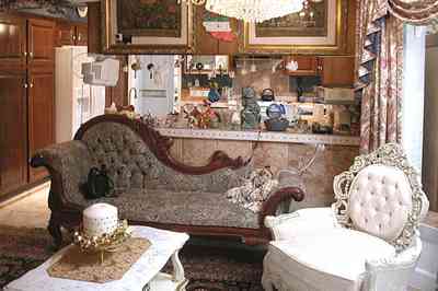 Scenic-Highway:-3780-Scenic-Ridge-Drive_02g.jpg:  french provincial furniture, coffee table, pleated drapes, kitchen, oriental rug