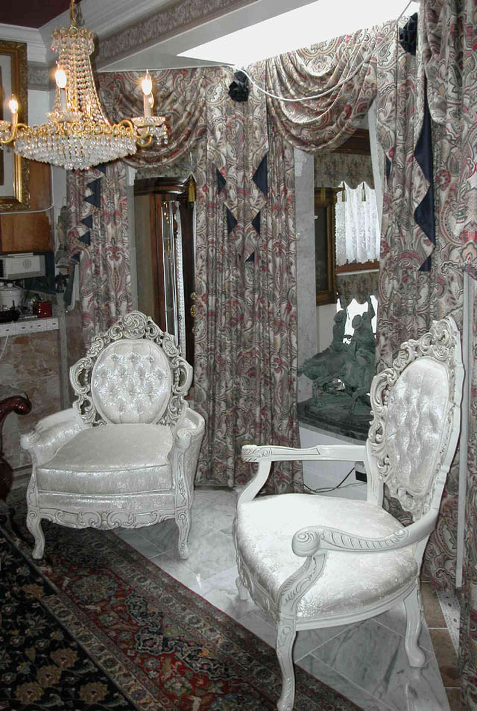 Scenic-Highway:-3780-Scenic-Ridge-Drive_02h.jpg:  brocade, oriental rug, marble floor, crystal chandelier, remington sculpture, french provincial furniture, sitting room