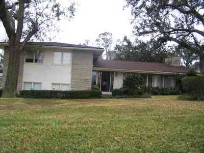 Scenic-Hills_03.jpg:  homes, grass, classic, ranch style, modernist, sixties