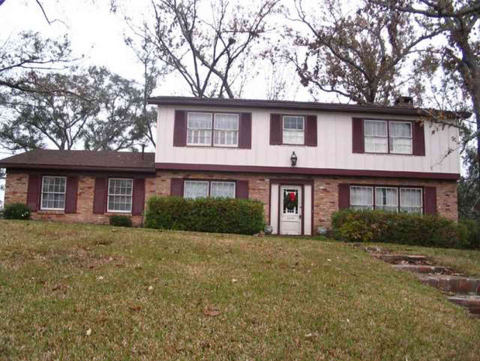 Scenic-Hills_04.jpg:  two-story, grass, traditional, classic, suburban, 