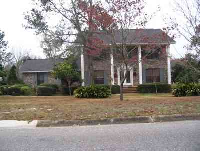 Scenic-Hills_08.jpg:  homes, grass, classic, columns