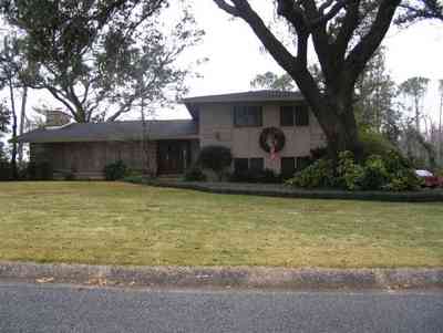 Scenic-Hills_10.jpg:  homes, grass, classic, ranch style, modernist, sixties