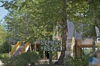 stephens+house-facade_01.jpg:  