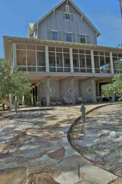 stephens-rear+view_01.jpg:  