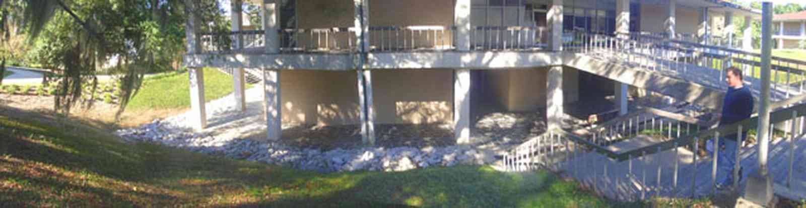 University-Of-West-Florida:-Campus_10.jpg:  spanish moss, students, campus, classroom building, tom roush