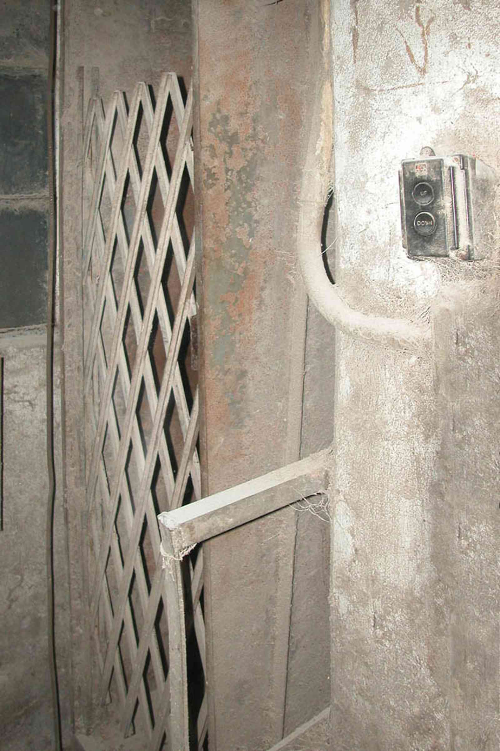 Walnut-Hill:-Escambia-Grain-Corp_08a.jpg:  grain elevator, wheat, corn, soy beans, tower, loading dock, farmers, elevator,  seed, fertilizer