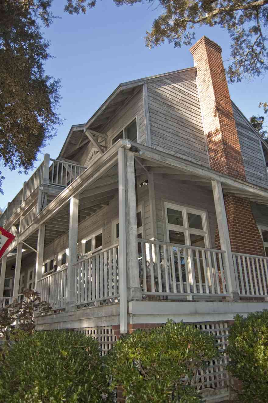 10+walton+back+porch-south+view_01.jpg:  