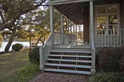 10+walton+front+steps_01.jpg:  