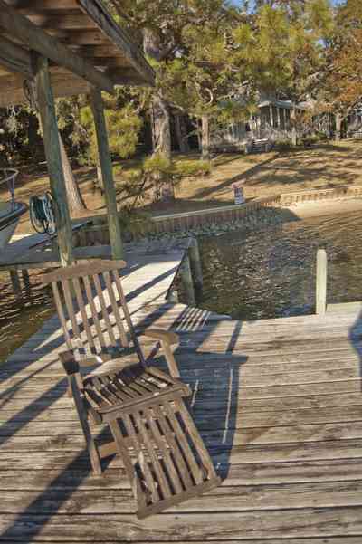 2810+walton+dock-east+view_02+.jpg:  