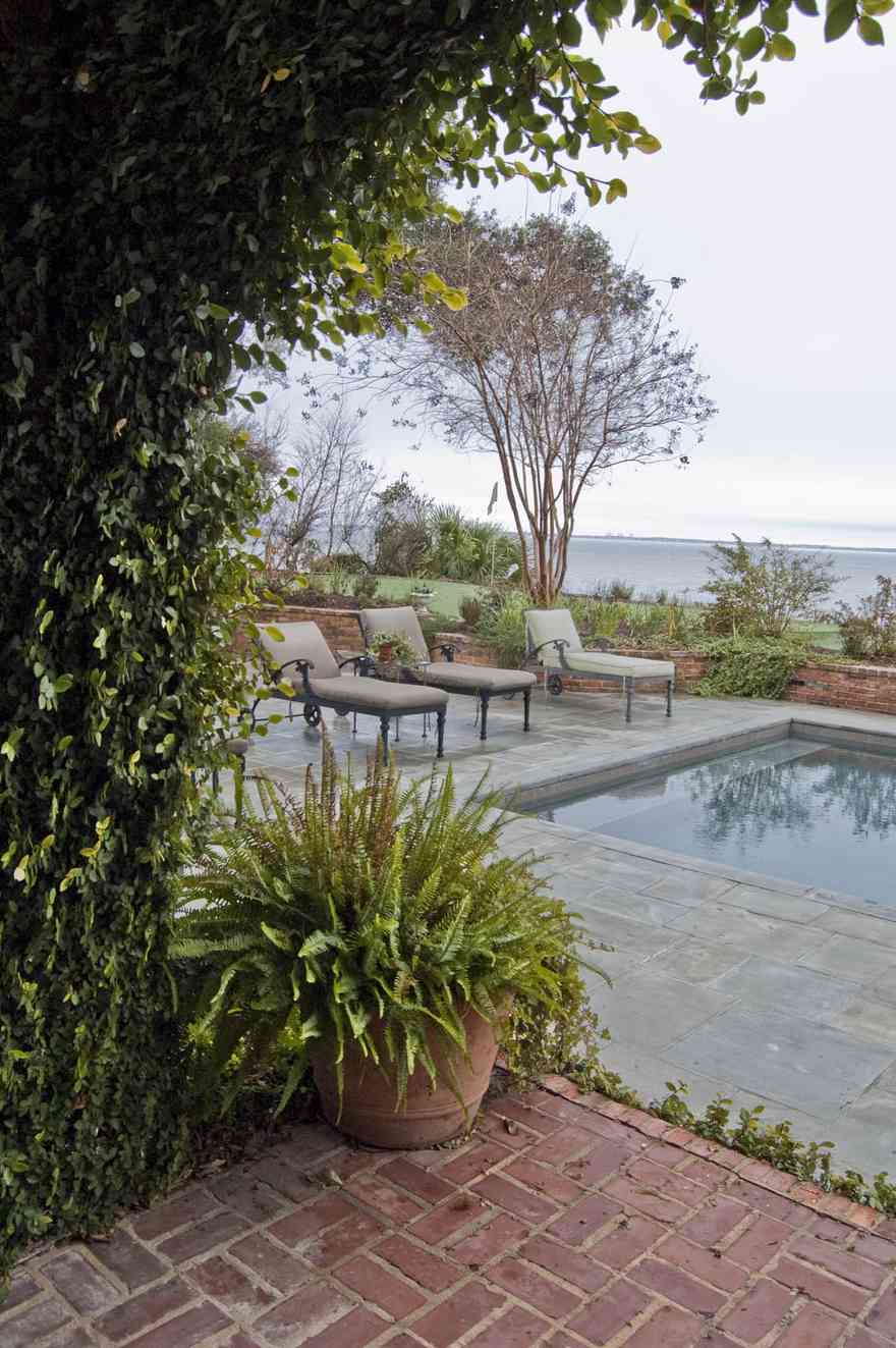 01-05-11-225+chipley+ave-back+porch_02.jpg:  