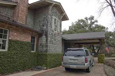 01-05-11-225+chipley+ave-entrance-east+side.jpg:  