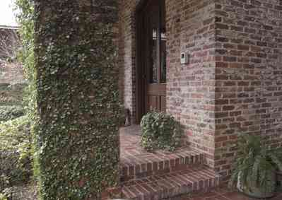 01-05-11-225+chipley+ave-front+door_01.jpg:  